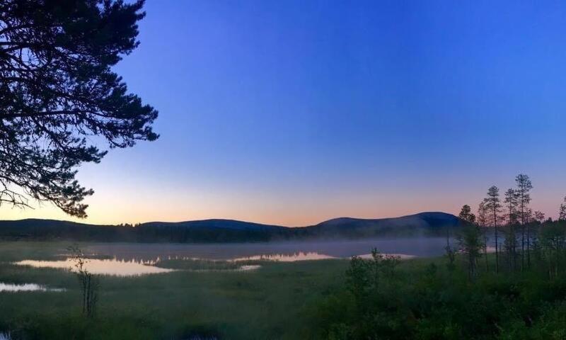 Kaupinmaja, Yllaes, Aekaeslompolo, Lapland - Log Cabin With Lake And Fell Scenery Exteriör bild